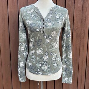 Lucky Brand | NWT Size Small Olive Floral Long Sleeve Henley Waffle Top